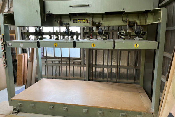 画像：プレス機