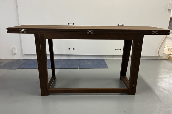 画像：ダイニングテーブル